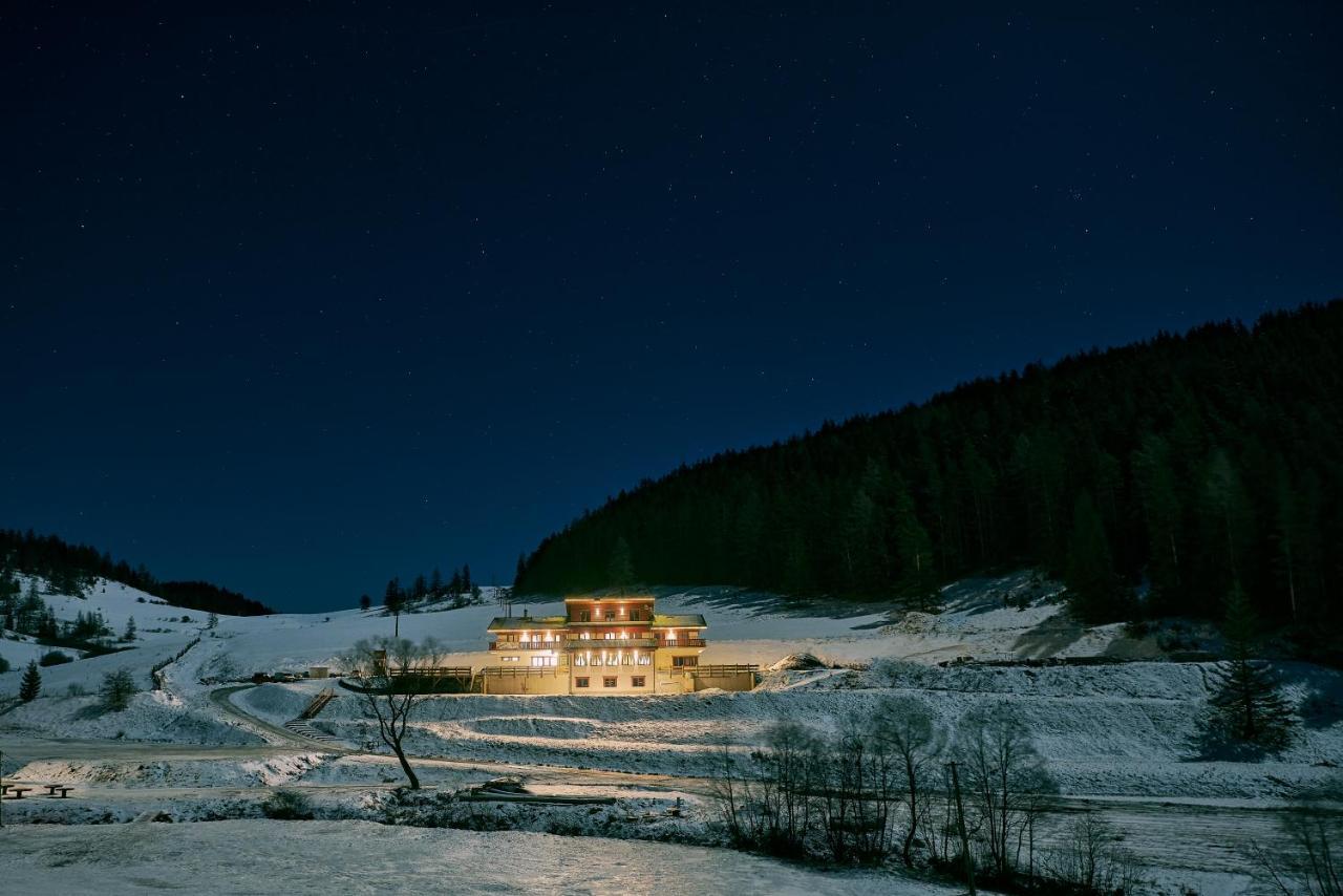 Hotel Studnicky Vernar Экстерьер фото