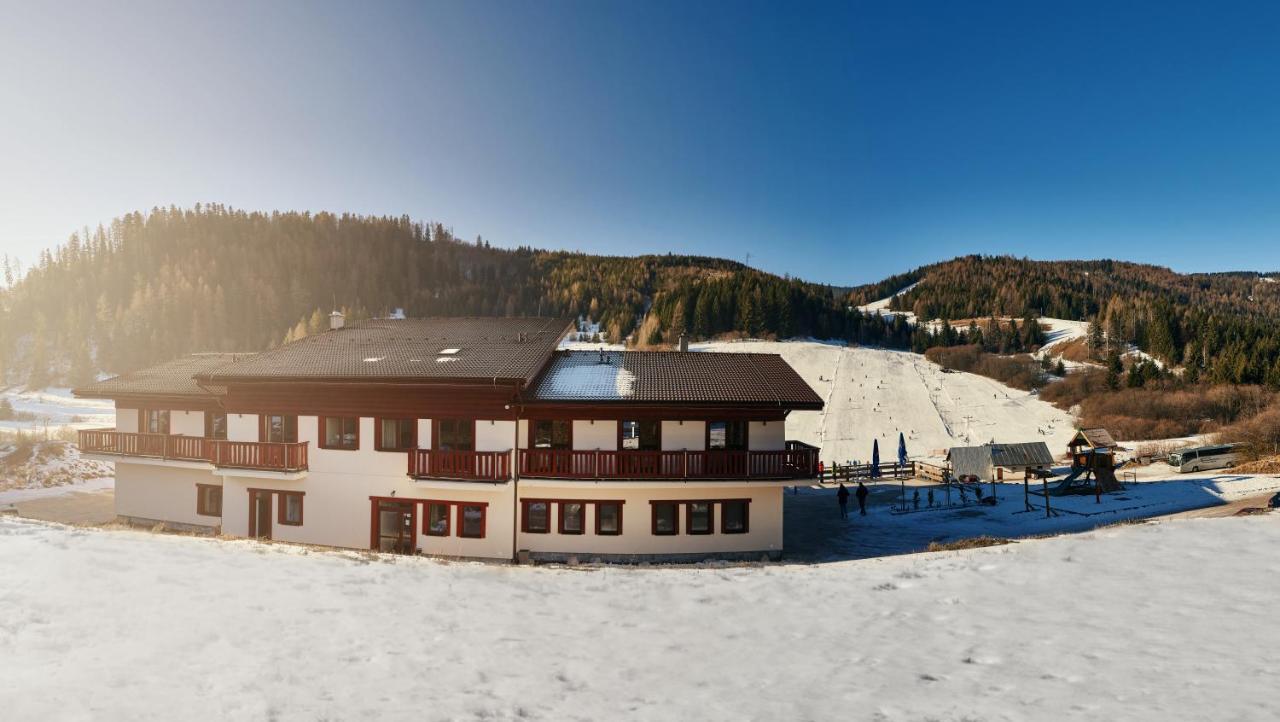 Hotel Studnicky Vernar Экстерьер фото